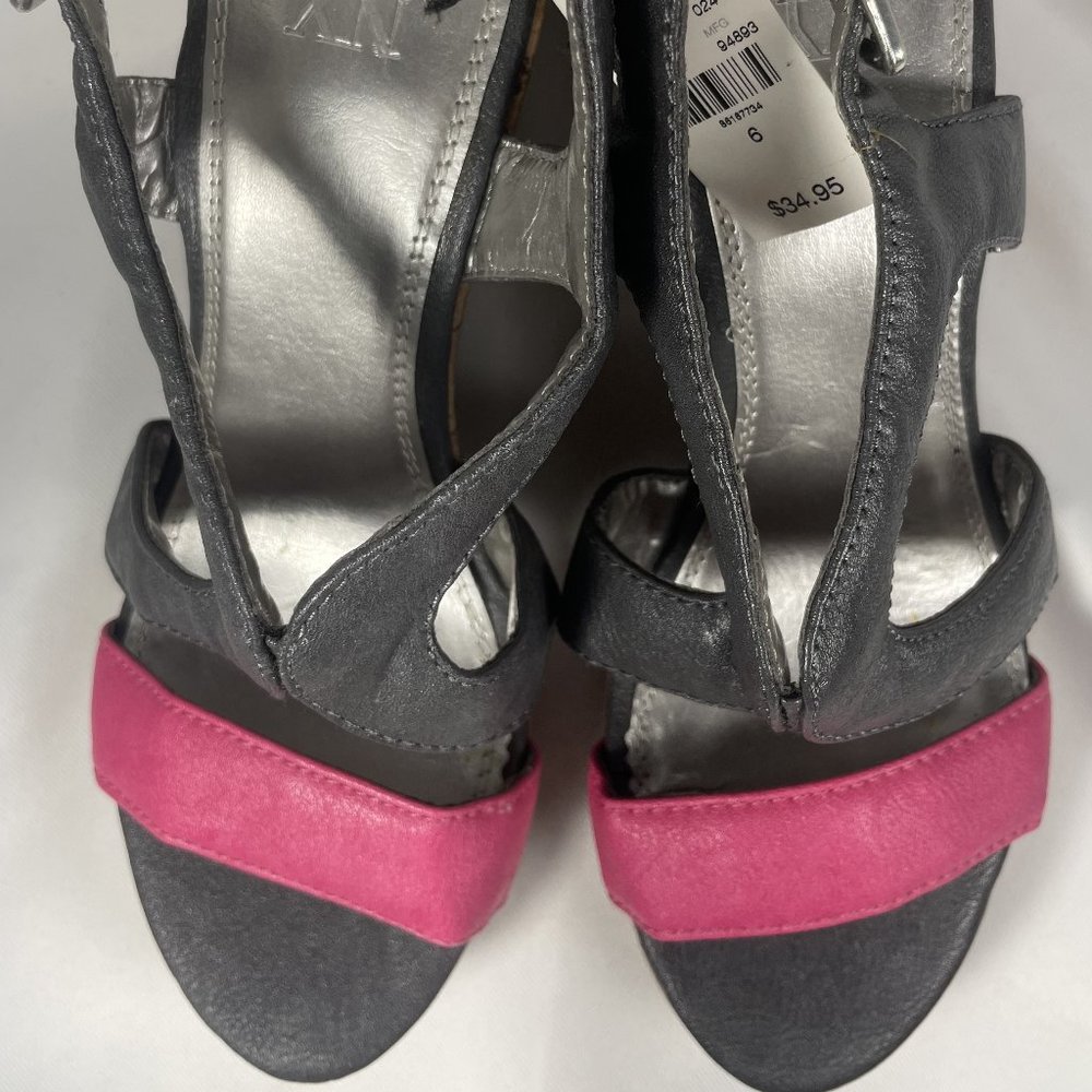 New York & Company Women’s Platform Wedge Heel Sandal Gray & Pink Size 6